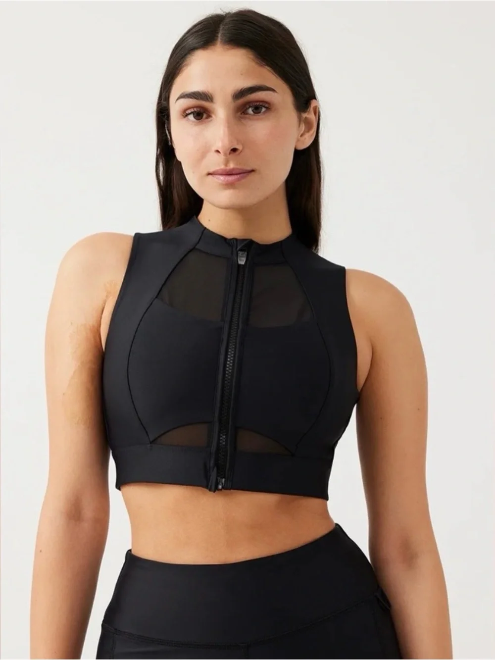 NWT Outdoor Voices STW Zip Front Bra Black